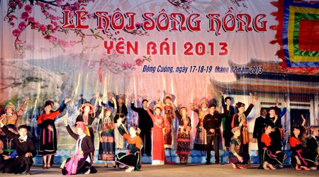 Khai mạc lễ Hội sông Hồng năm 2013 - ảnh 1